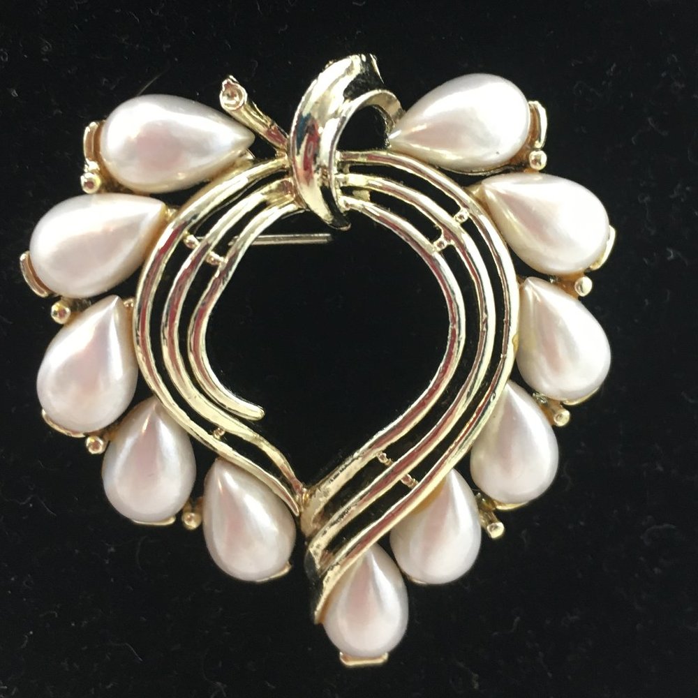 Vintage STAR Teardrop Leaf Brooch Pin Goldtone
